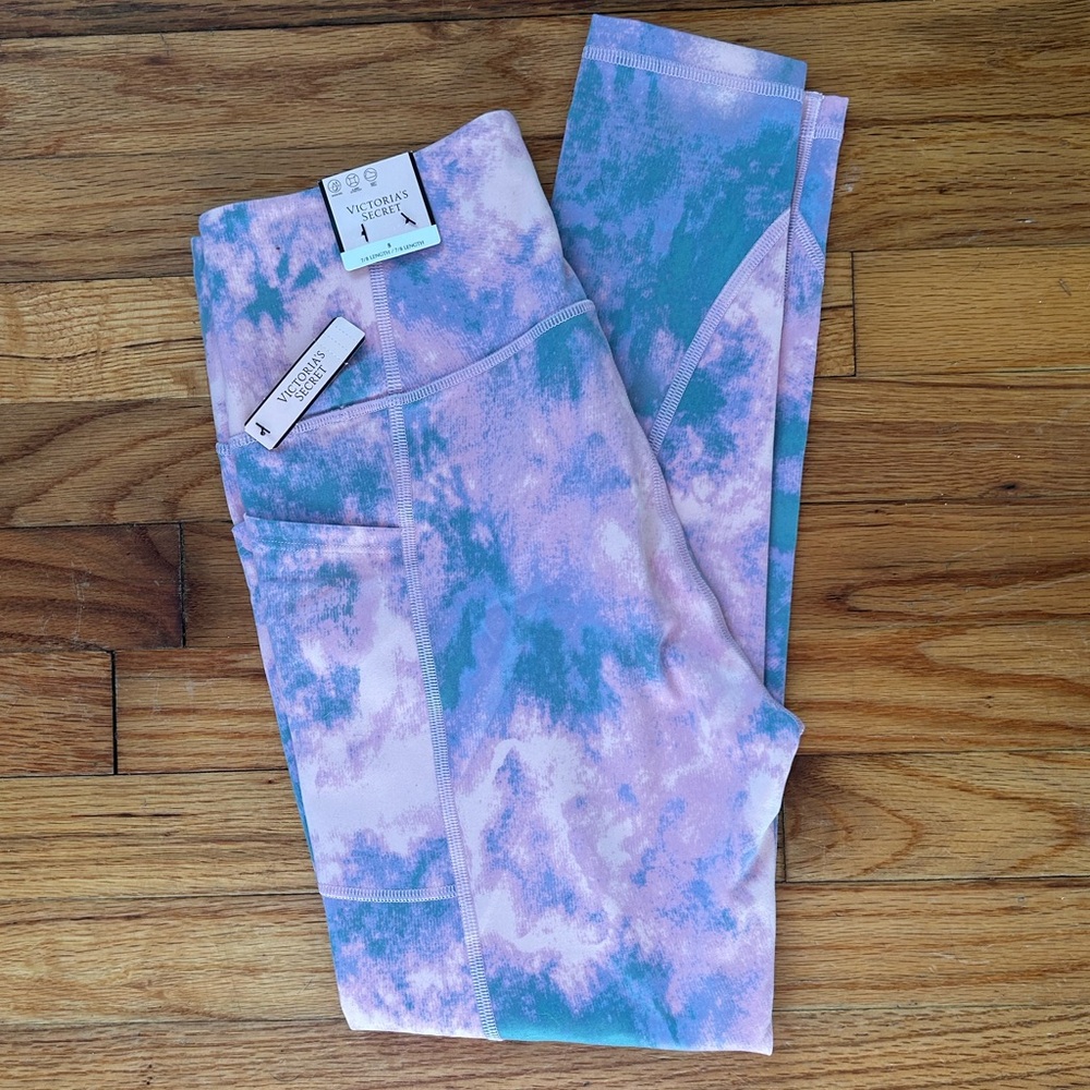 NWT Vicktoria’s Secret Leggings TIE DYE Size 8/M